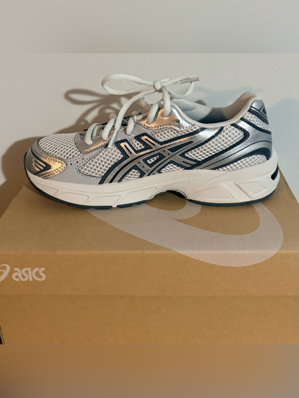 ASICS Gel 1130 Big Kids sneakers | glacier grey / pure silver | size: 3.5